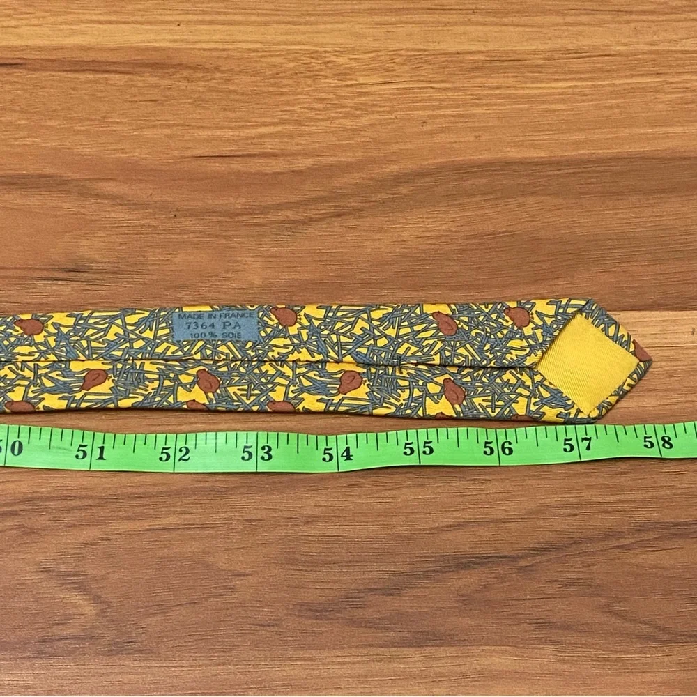 HERMÈS Paris 7364 PA Yellow Blue Quail Bird Chick Straw Print 100% Silk Necktie - Picture 15 of 15